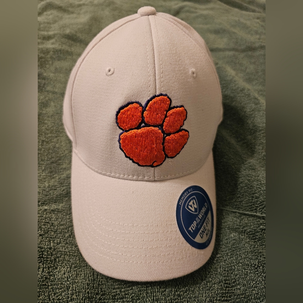 NWT Clemson Tigers Top of the World White Cap. Size:M/L.